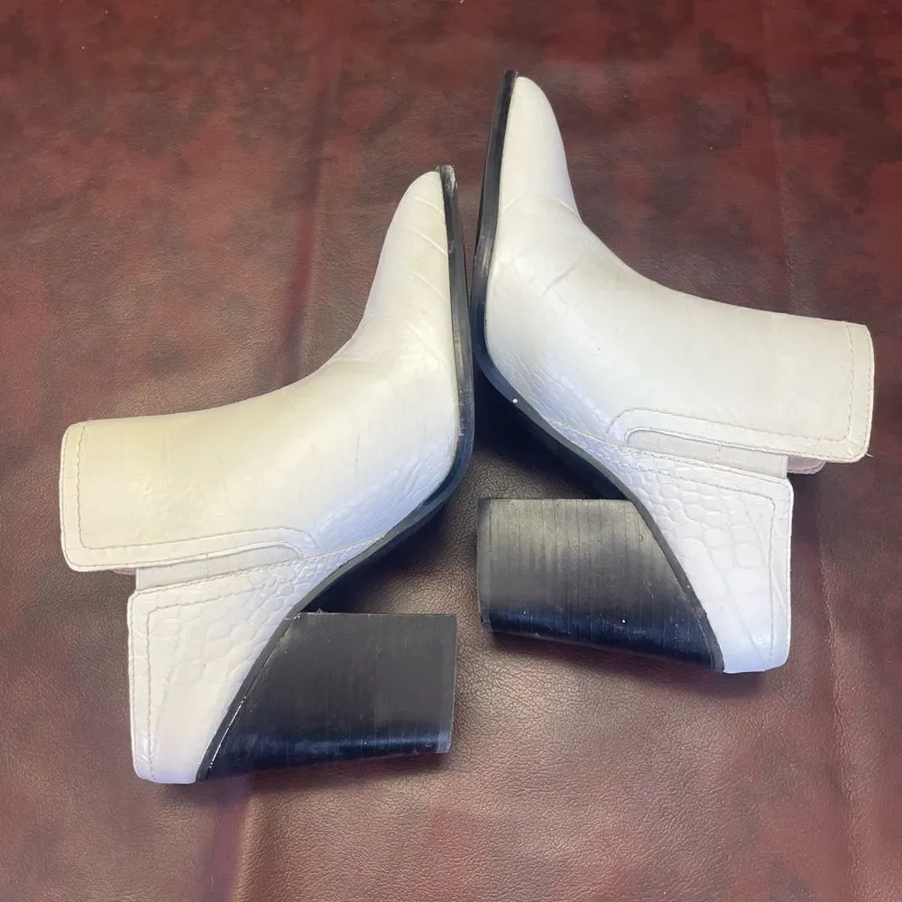 Aldo white leather heeled mules boots booties slip on‎ pointed toe, size 8